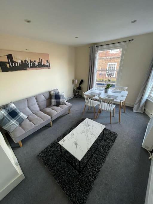 Ferienwohnung City Heights Canterbury Exterior foto
